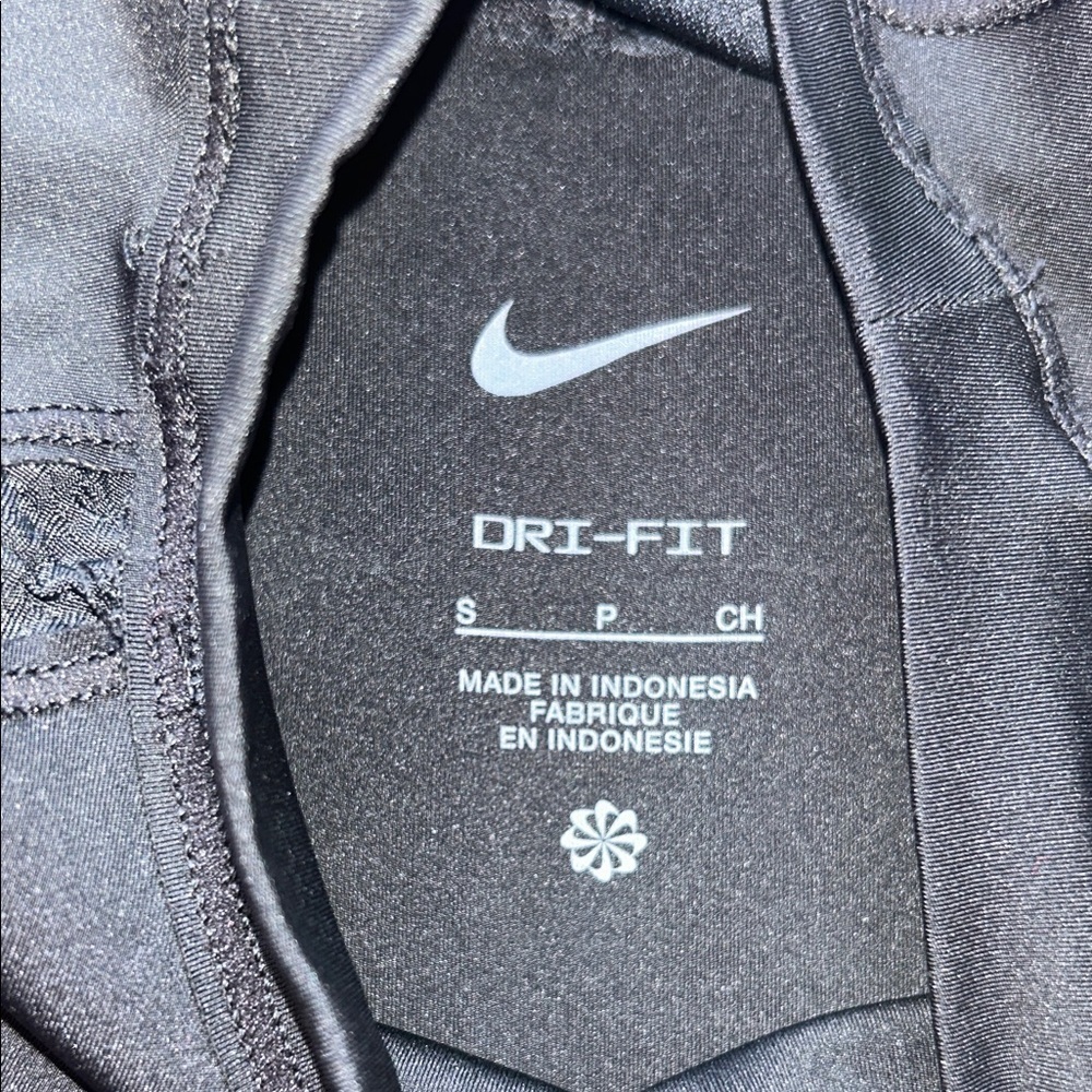 Nike Black Long-Sleeve Crop Trail Tee - Picture 8 of 15